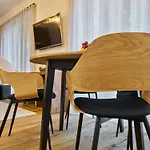 شقة Vogue Ridge Retreat & Terrace By Interhome