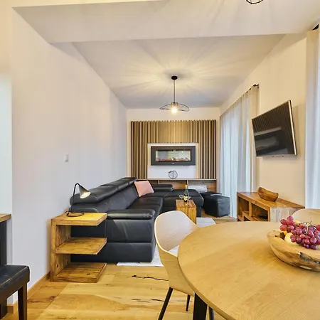 شقة Vogue Ridge Retreat & Terrace By Interhome *