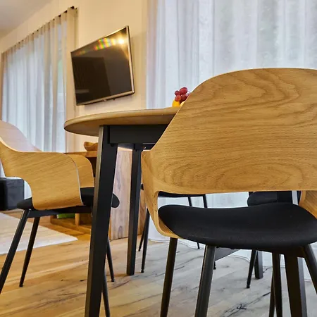 شقة Vogue Ridge Retreat & Terrace By Interhome
